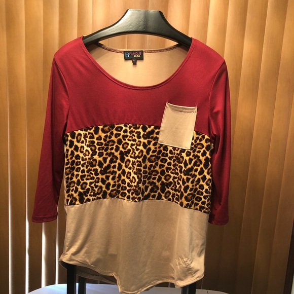 Women’s fall B Famous #USA Leopard print top - Picture 2 of 11